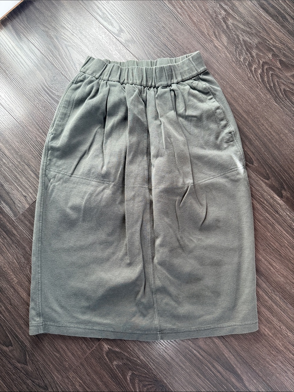 Uniqlo Olive Green Pleated Pencil Skirt